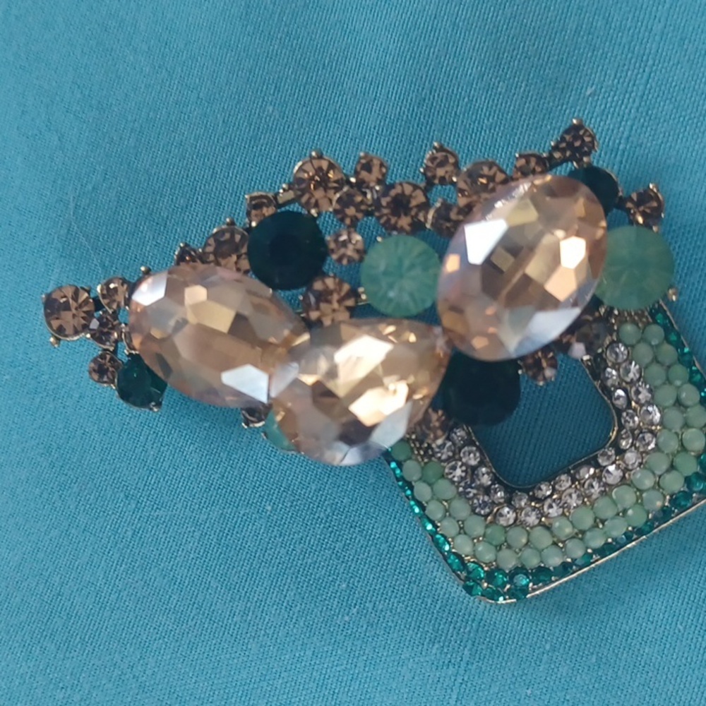 Brooche